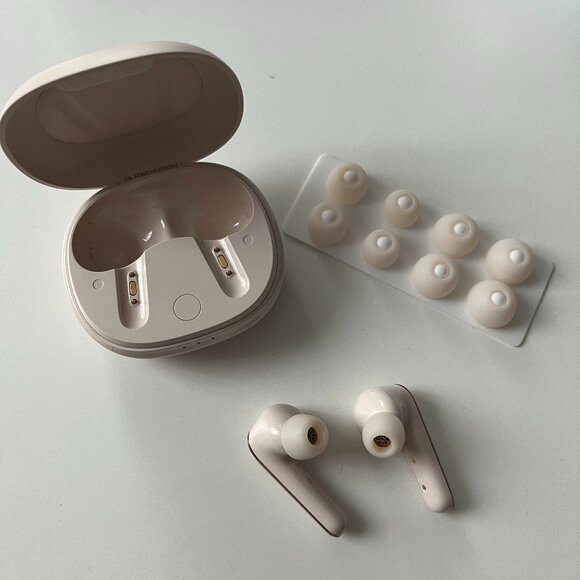 soundcore by Anker Life P3 Noise Cancelling Earbuds - Picture 5 of 5